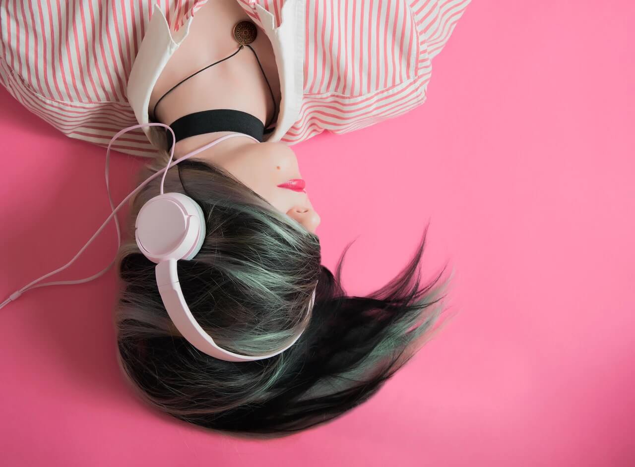 Headphones || TravBEAT
